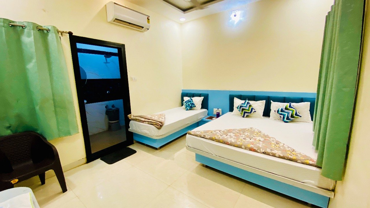 Triple Bed Clean Linens